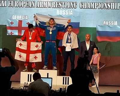 Сочинец стал призером Чемпионата Европы по армрестлингу