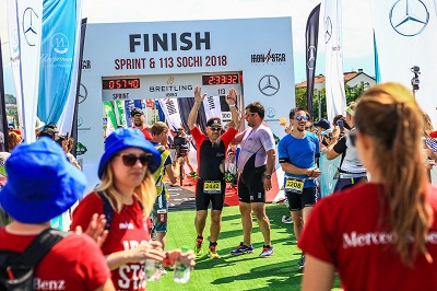 Более двух тысяч человек приняли участие в соревнованиях по триатлону IRONSTAR в Сочи