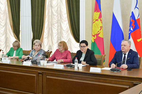 Член Общественной палаты РФ Владимир Коробчак принял участие в заседании Общественной палаты Сочи